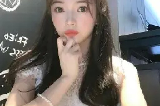 “假洋牌”优思益翻车事件：网红集体致歉背后的品牌包装术与流量陷阱