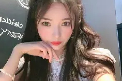 百年大福品牌代言人献礼新西兰前总理珍妮希普利女士
