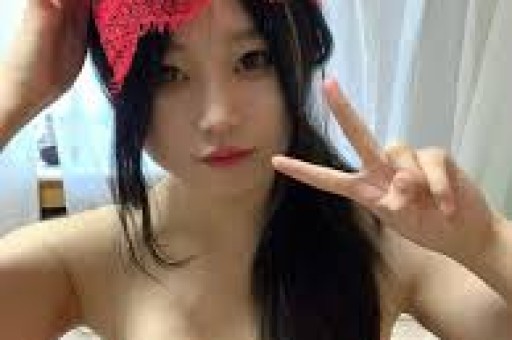 8位女网红被曝私生活混乱！项思醒脚踏多条船青青有两个富主人